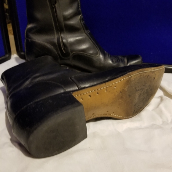 Boots - Picture 3 of 3